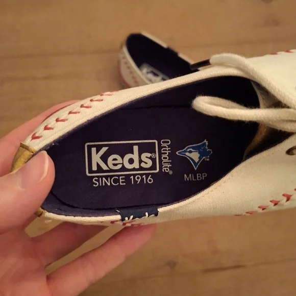 NWOT Keds & Toronto Blue Jays White Canvas Sneakers w/ Red Stitching (US 6.5) - Picture 3 of 9